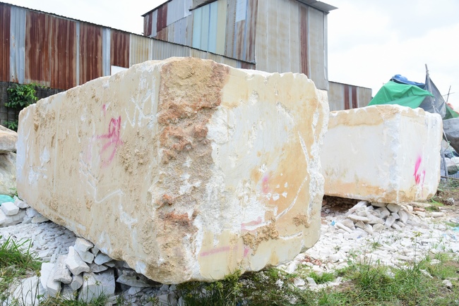 The beginning rite to sculpt the statue Bodhisattva Avalokiteshvara offering to An Son Pagoda