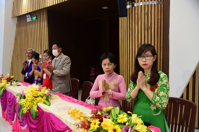 The Wedding Ceremony at the pagoda