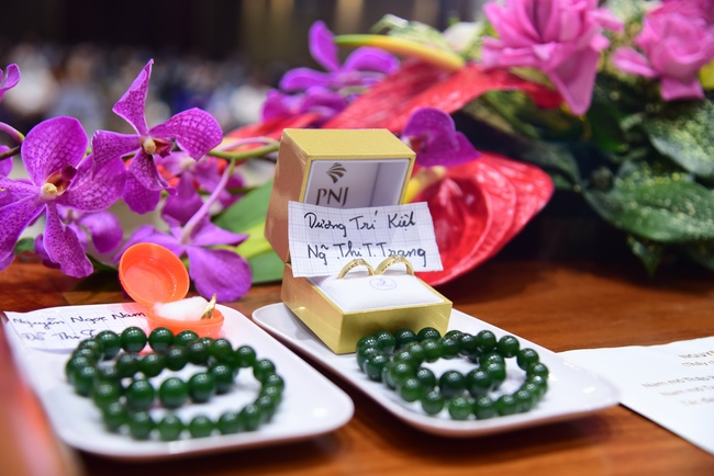 The Wedding Ceremony at the pagoda