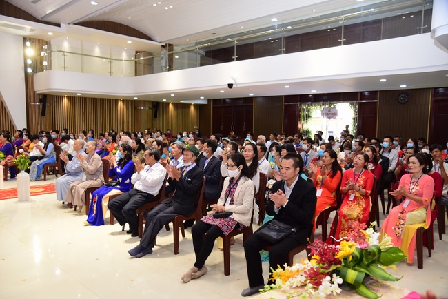 The Wedding Ceremony at the pagoda