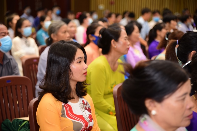 The Wedding Ceremony at the pagoda