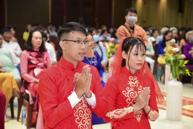 The Wedding Ceremony at the pagoda