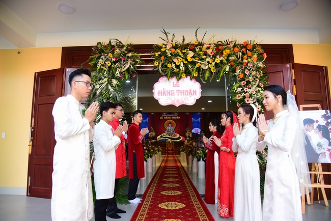 The Wedding Ceremony at the pagoda