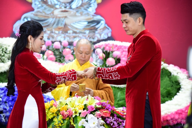 The Wedding Ceremony at the pagoda
