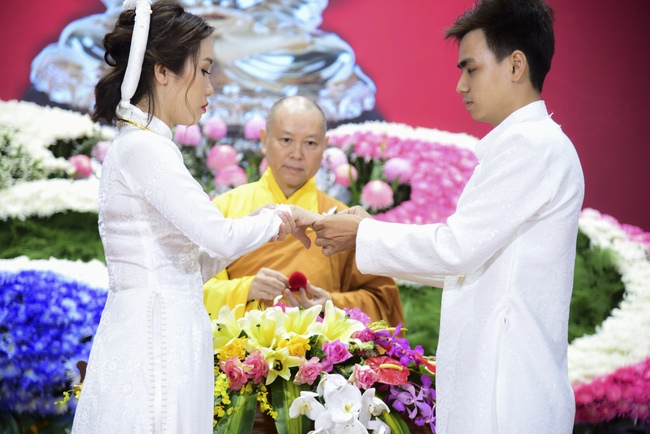 The Wedding Ceremony at the pagoda