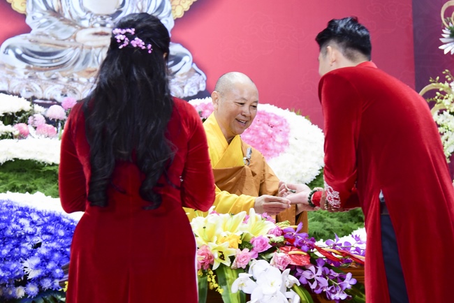 The Wedding Ceremony at the pagoda