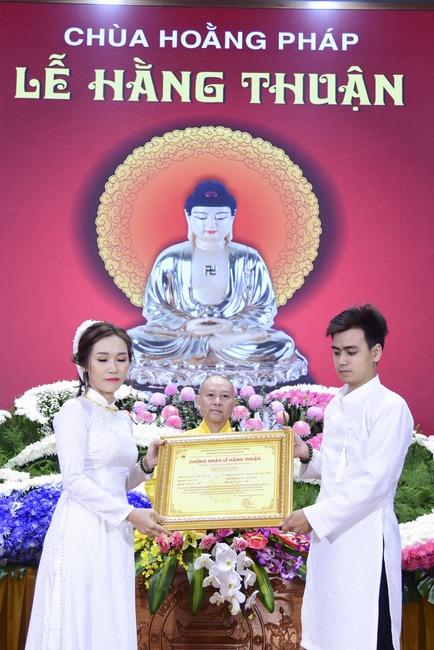 The Wedding Ceremony at the pagoda