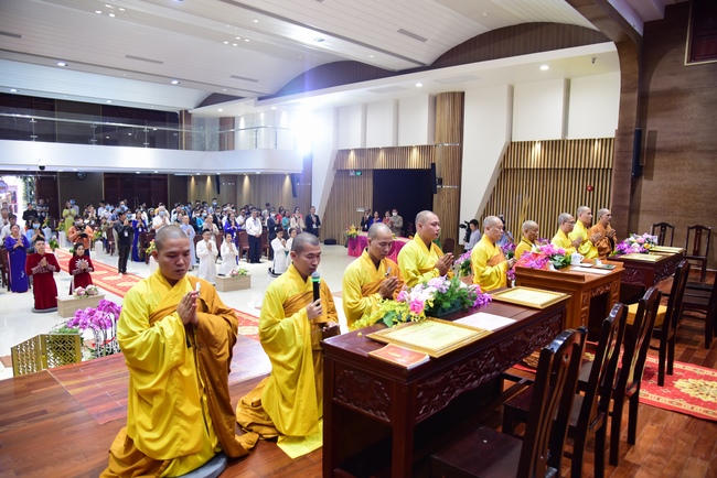 The Wedding Ceremony at the pagoda