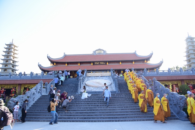 Congratulations on the Inauguration of Vinh Nghiem Monastery -HCMC