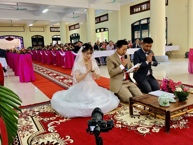 Wedding Ceremony at Tay Khanh Pagoda
