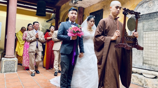 Wedding Ceremony at Tay Khanh Pagoda