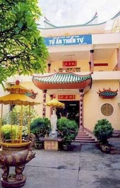 Donating books to Schools in HCMC