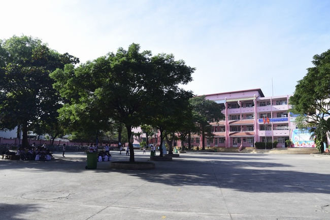 Donating books to Schools in HCMC
