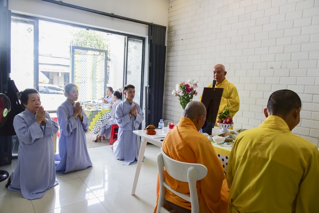 Praying for rebirth in Binh Duong