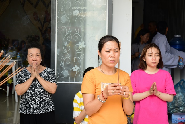 Praying for rebirth in Binh Duong