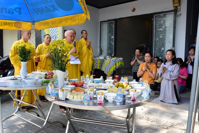 Praying for rebirth in Binh Duong