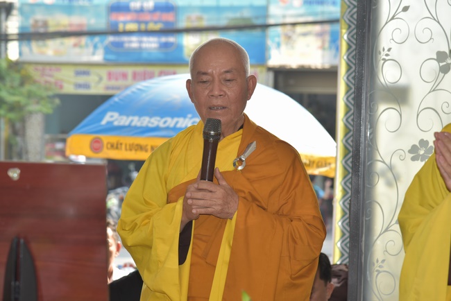 Praying for rebirth in Binh Duong