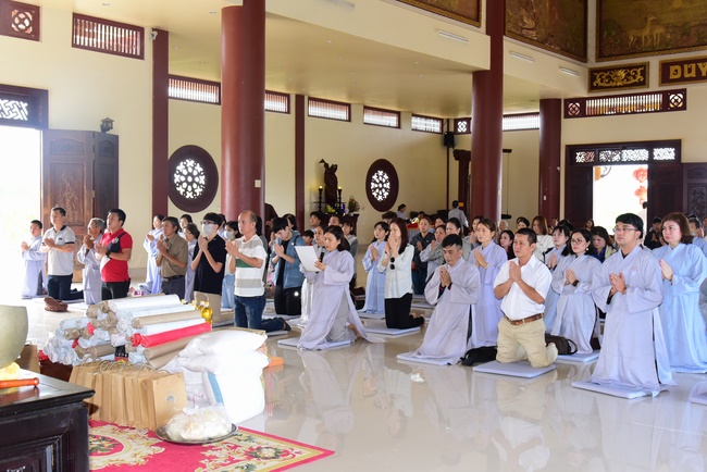 The beginning ceremony of building the Bodhisattva Avalokitesvara statue at Hung Phap Pagoda, Dong Nai