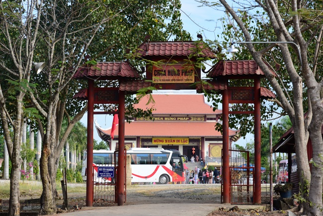 The beginning ceremony of building the Bodhisattva Avalokitesvara statue at Hung Phap Pagoda, Dong Nai