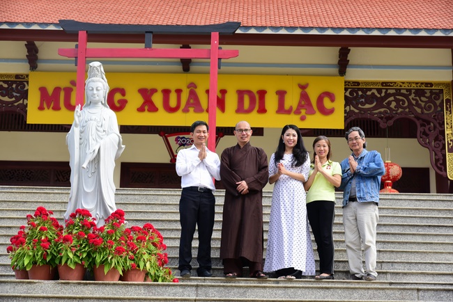 The beginning ceremony of building the Bodhisattva Avalokitesvara statue at Hung Phap Pagoda, Dong Nai