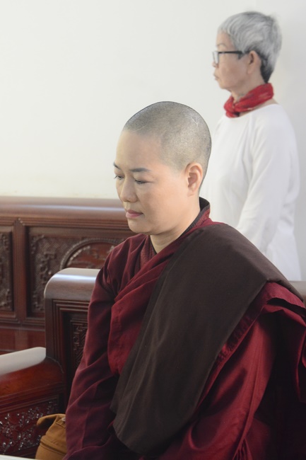 Tue Tam Thien Thu Quan delegation visiting Hoang Phap Pagoda