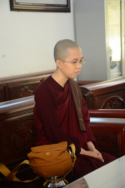 Tue Tam Thien Thu Quan delegation visiting Hoang Phap Pagoda