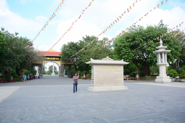 Visiting Truc Lam Chanh Giac Monastery, Tien Giang