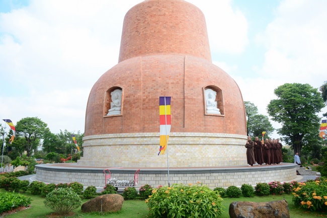 Visiting Truc Lam Chanh Giac Monastery, Tien Giang