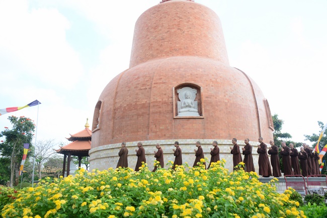 Visiting Truc Lam Chanh Giac Monastery, Tien Giang
