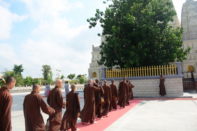 Visiting Truc Lam Chanh Giac Monastery, Tien Giang