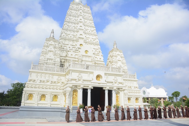 Visiting Truc Lam Chanh Giac Monastery, Tien Giang