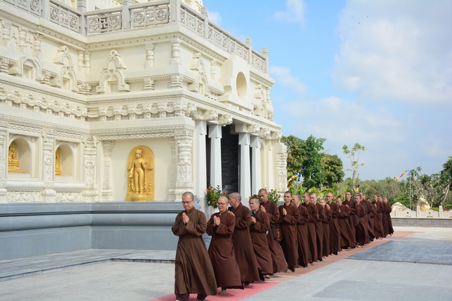 Visiting Truc Lam Chanh Giac Monastery, Tien Giang