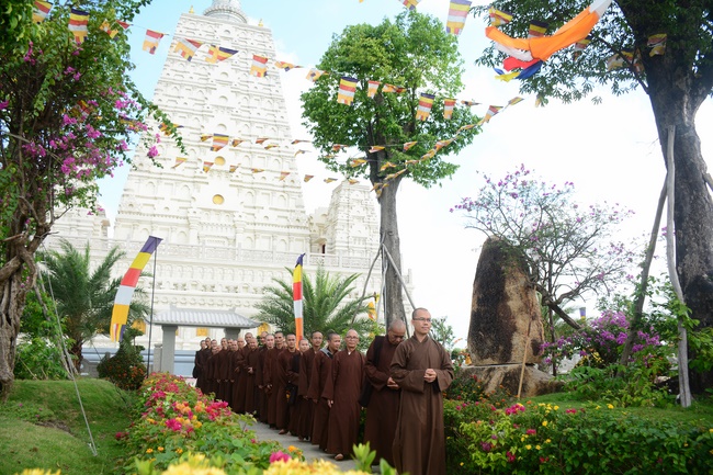 Visiting Truc Lam Chanh Giac Monastery, Tien Giang