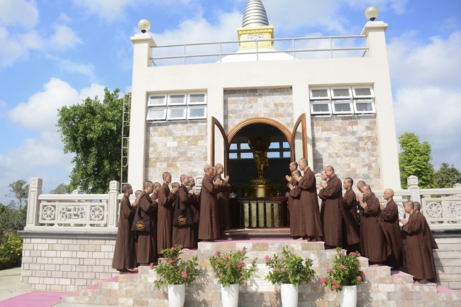 Visiting Truc Lam Chanh Giac Monastery, Tien Giang