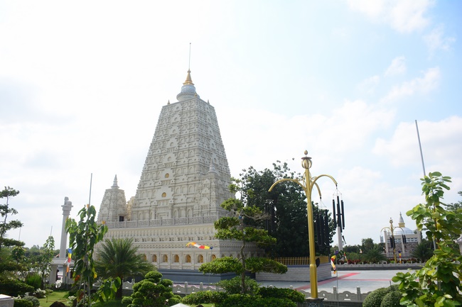 Visiting Truc Lam Chanh Giac Monastery, Tien Giang