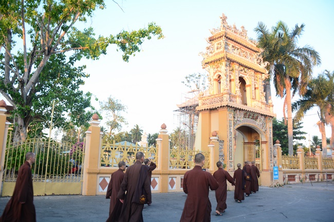 Visiting Truc Lam Chanh Giac Monastery, Tien Giang