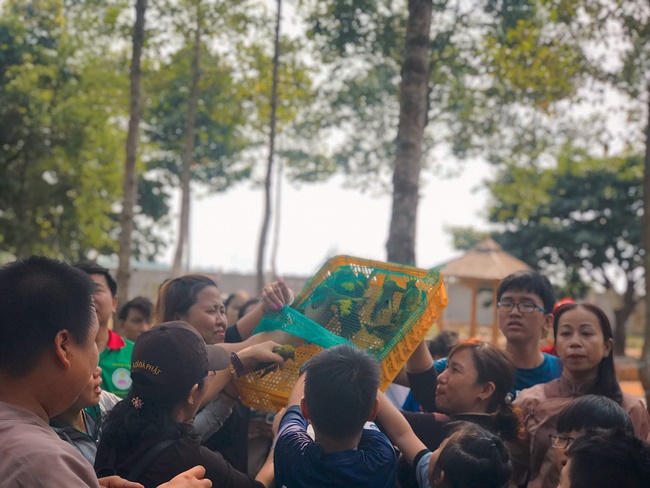 Kids' activities at Huong Phap Pagoda, Cu Chi