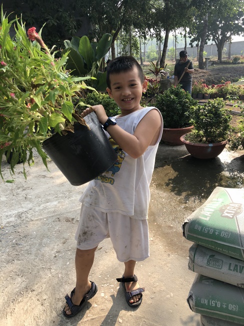 Kids' activities at Huong Phap Pagoda, Cu Chi