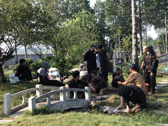 Kids' activities at Huong Phap Pagoda, Cu Chi