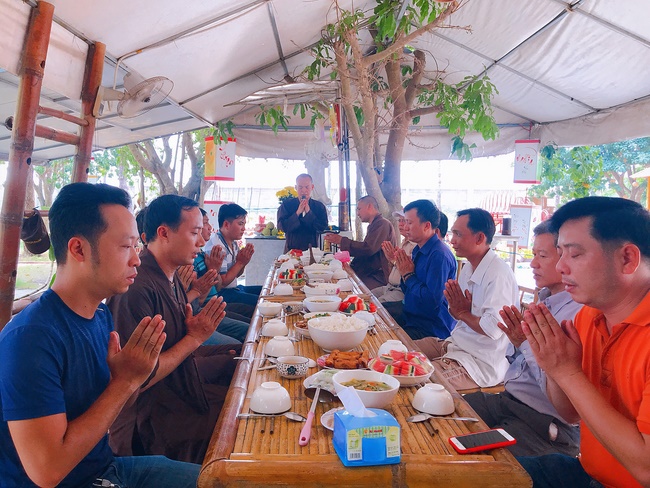 Kids' activities at Huong Phap Pagoda, Cu Chi