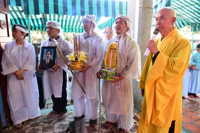 Lễ cầu siêu tại Hóc Môn