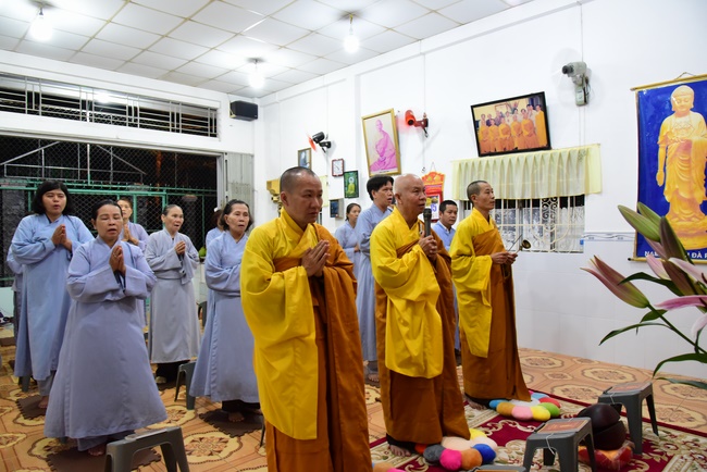 Tu niệm Phật một ngày Cần Thơ