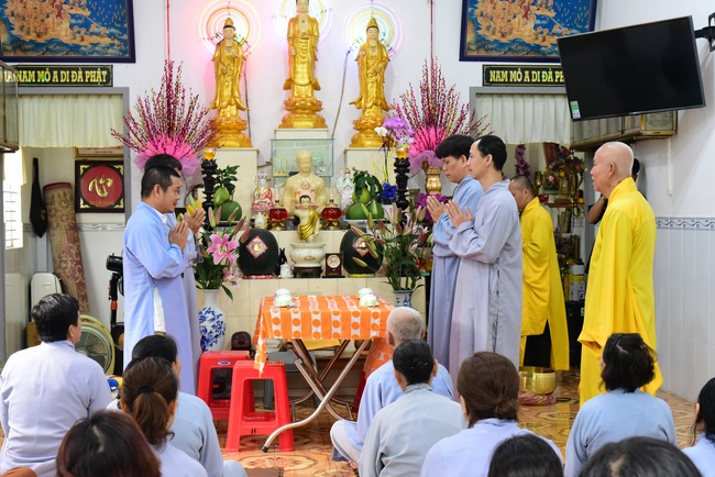 Tu niệm Phật một ngày Cần Thơ