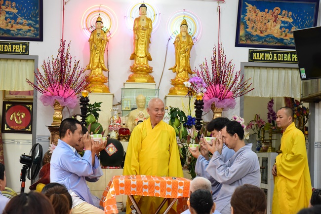 Tu niệm Phật một ngày Cần Thơ