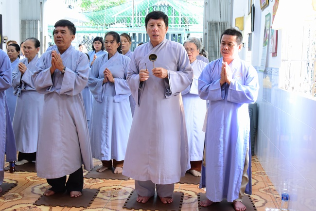 Tu niệm Phật một ngày Cần Thơ