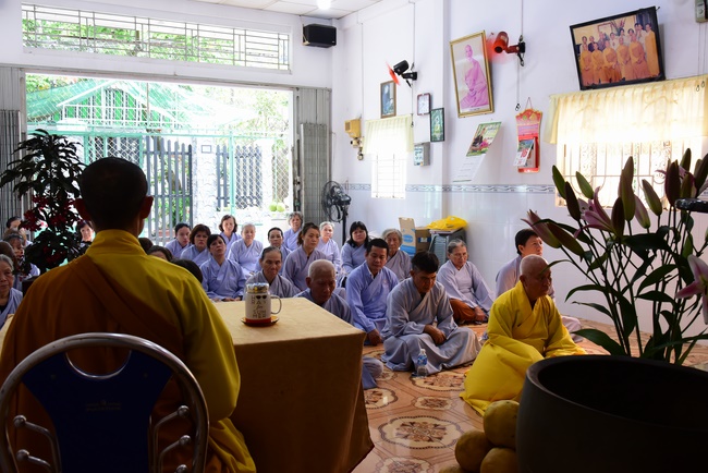 Tu niệm Phật một ngày Cần Thơ