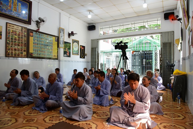 Tu niệm Phật một ngày Cần Thơ