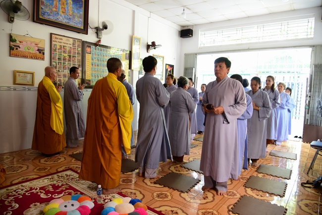 Tu niệm Phật một ngày Cần Thơ