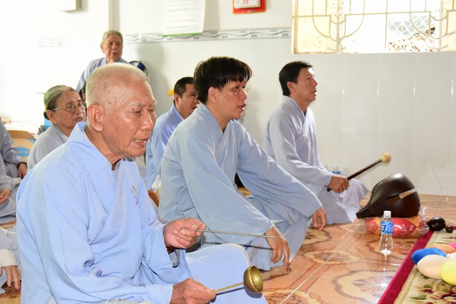 Tu niệm Phật một ngày Cần Thơ