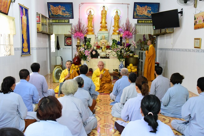 Tu niệm Phật một ngày Cần Thơ